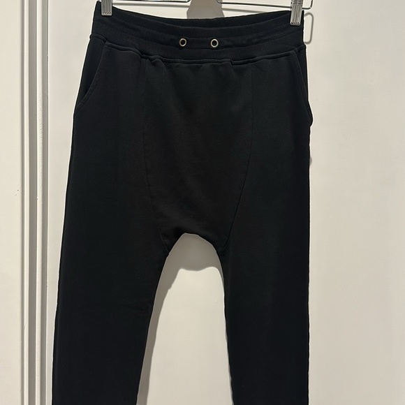 FOREVER21 MEN JOGGERS WITH POLKDA DOTS BACK POCKET - Picture 7 of 9